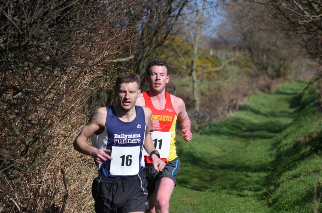 The steede and Seamus Lynch leading the race at the start